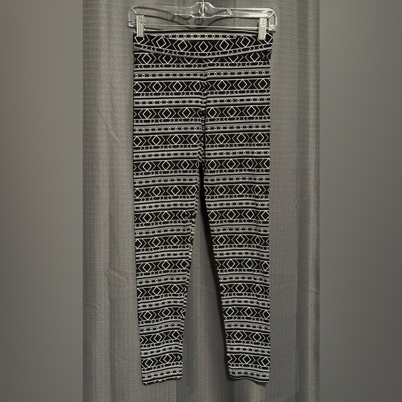 PINK Victoria's Secret Pants - Pink Victoria’s Secret Geometric Leggings